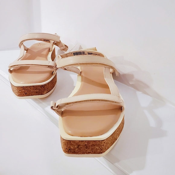 Sandals - Picture 4 of 5